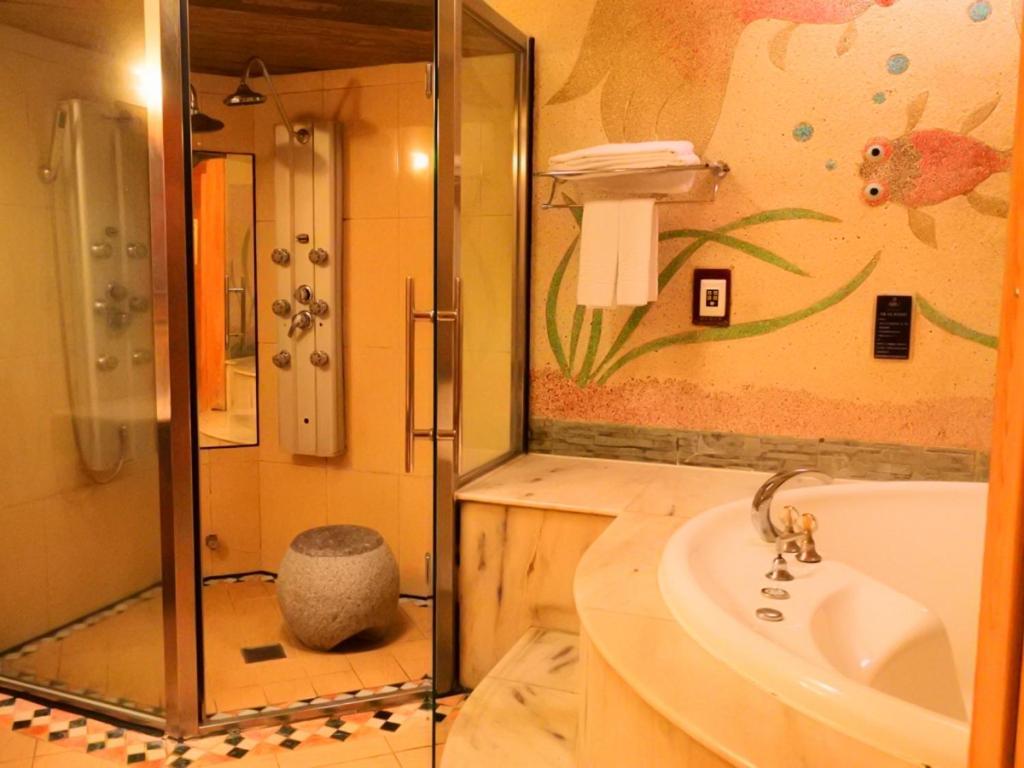 Swan Lake Motel Гуишан Екстериор снимка